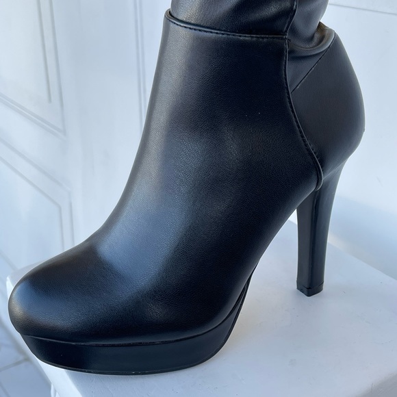 Black knee high boots - Picture 4 of 4